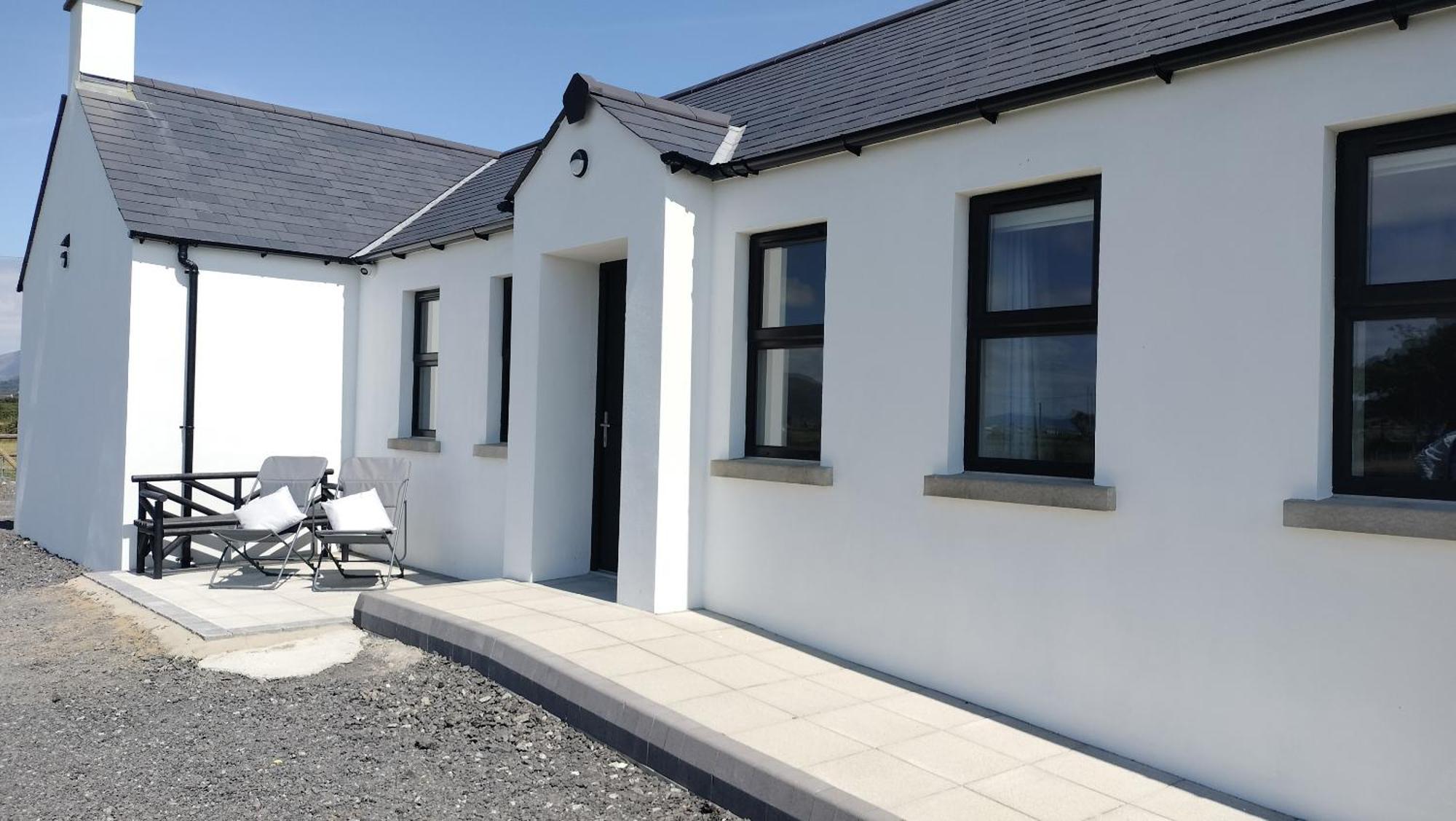 The Lighthouse Cottage Newry Exterior photo